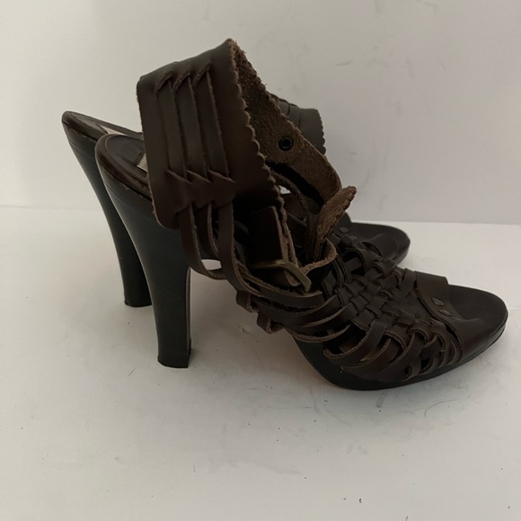 Michael Kors Brown Woven Learning Sandal - Picture 6 of 9